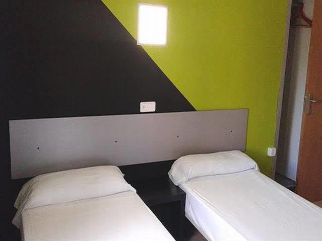 פלאייה דה פאלמה Hostal Playa De Palma מראה חיצוני תמונה